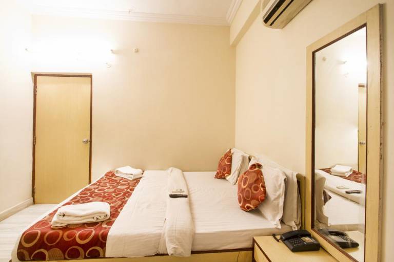 Hotel R - Inn Residency