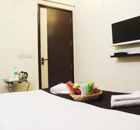 Hotel Delhi Marine Club Gurgaon в Гургаоне