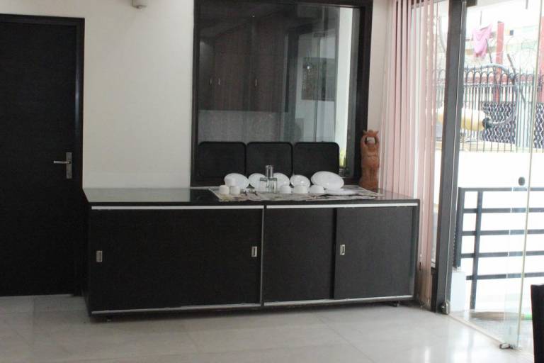 Retreat Inn Suites