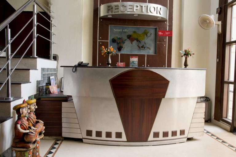 OYO Rooms DLF Square II