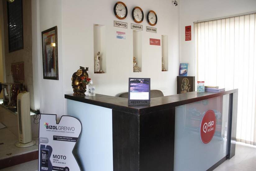 OYO Premium Cyber Park 3* Индия, Гургаон