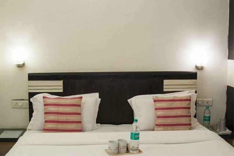 Aura Suites