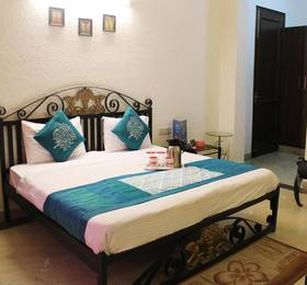 OYO Rooms Near Sushant Lok 1 в Гургаоне