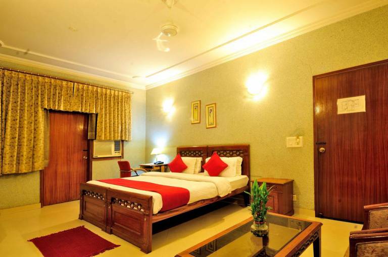 Hotel Mayarch