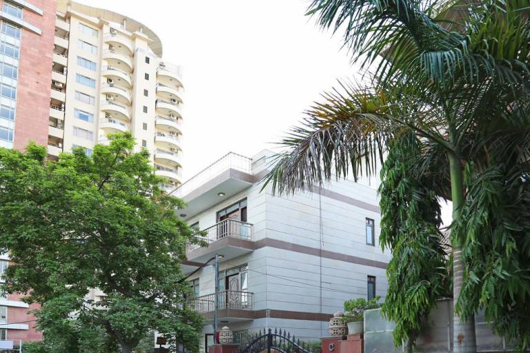 OYO Flagship South City I