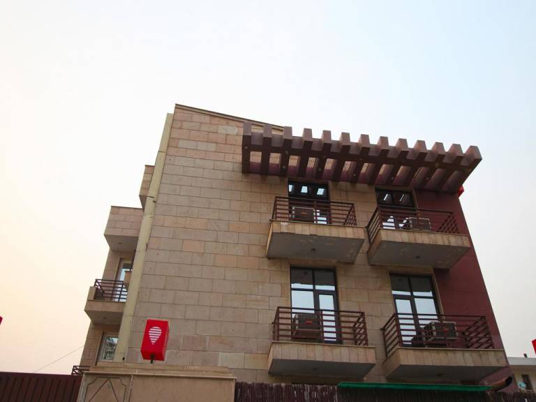 OYO Flagship Golf Course Road