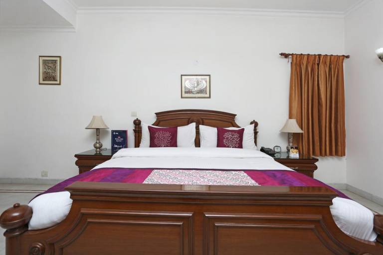 OYO Premium Near Cyber Hub