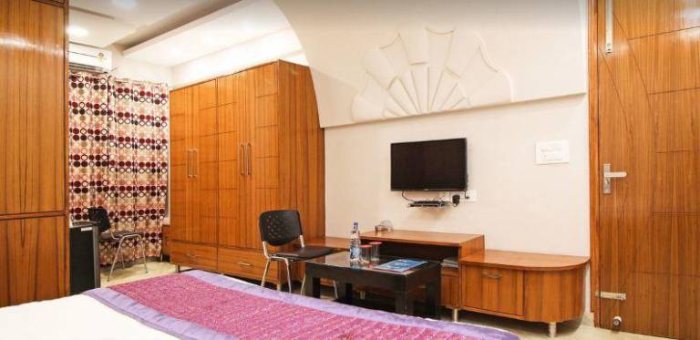 Alarians Residency