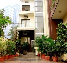FabHotel First Star Golf Course Road в Гургаоне