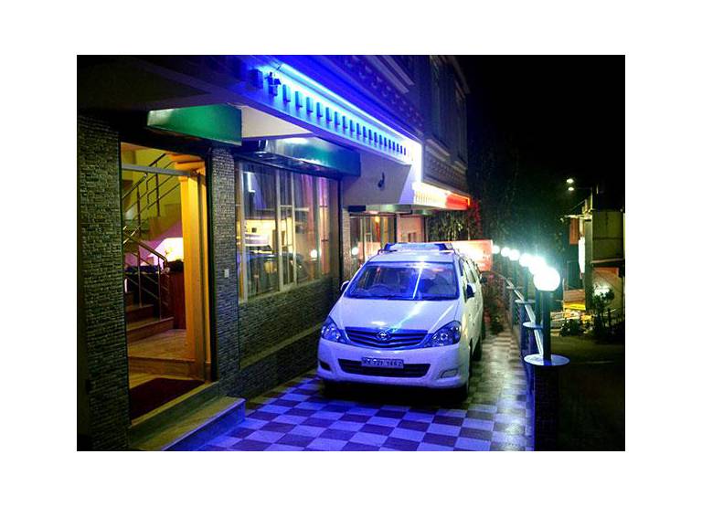 Hotel Vajra Residency