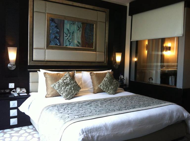 James Hotel