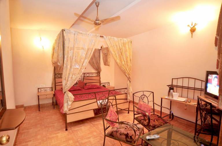 Jullundur Hotel & Restaurant