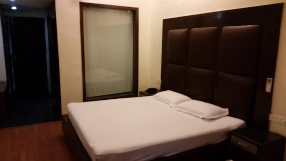 Hotel Amar 1* Индия, Чандигарх
