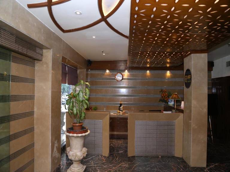 OYO Premium Piccadilly Chowk Sector 35 B