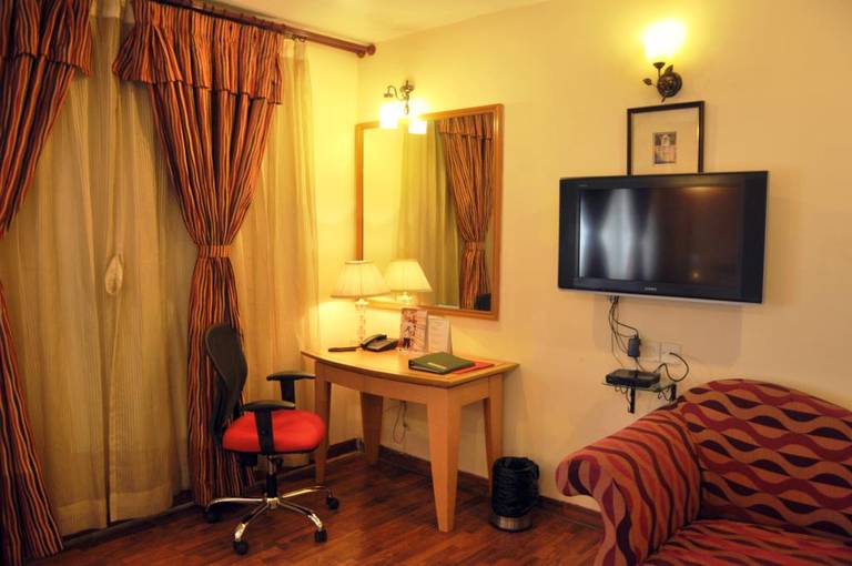 IndiSmart Hotel