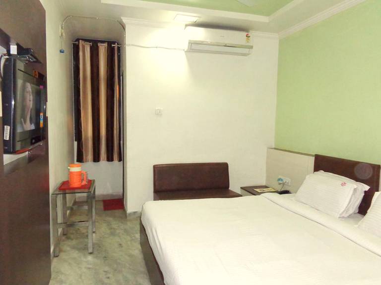 Hotel Gaurav Palace