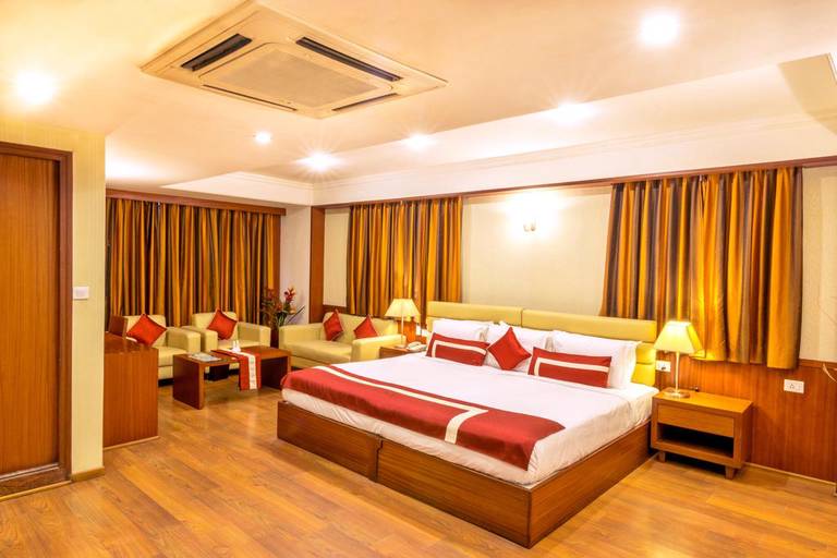 Octave Suites - Residency Rd