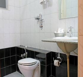 Cross Roads Inn в Бангалоре