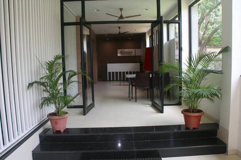 Hotel Girnar