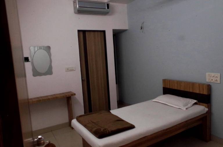 Hotel Pariwar