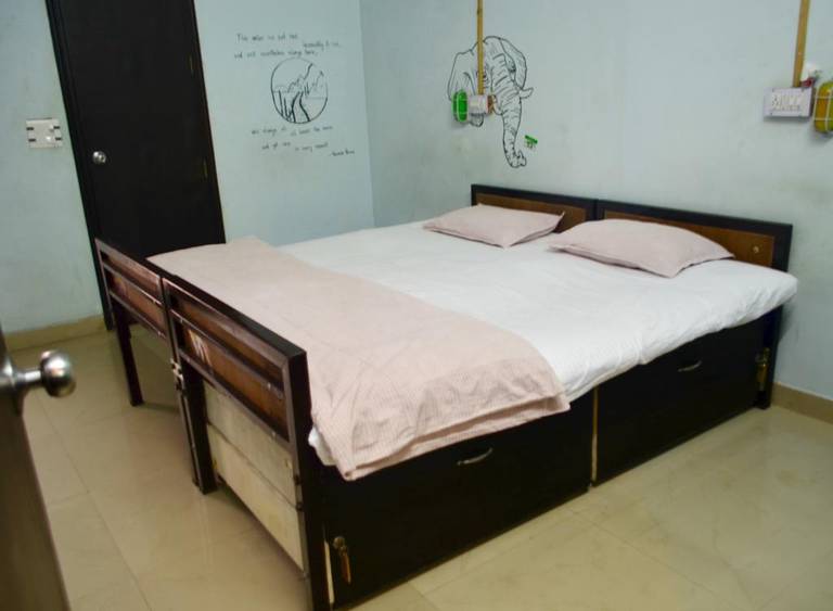 Jugaadus' Eco Hostel