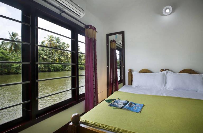 Beach Paradise Day Cruise Houseboat