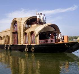 Tharavad House Boats в Аллеппи