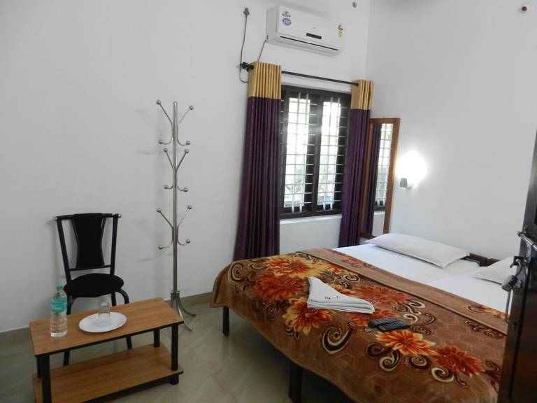 White Shore Beach Homestay