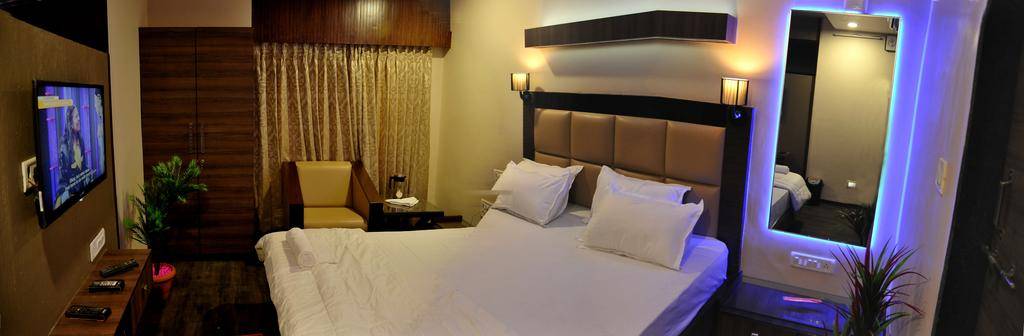 Hotel Anjani Inn 2* Индия, Ахмадабад