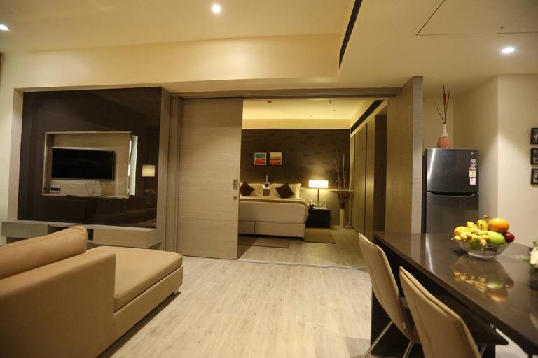 Grand O7 Suites & Convention