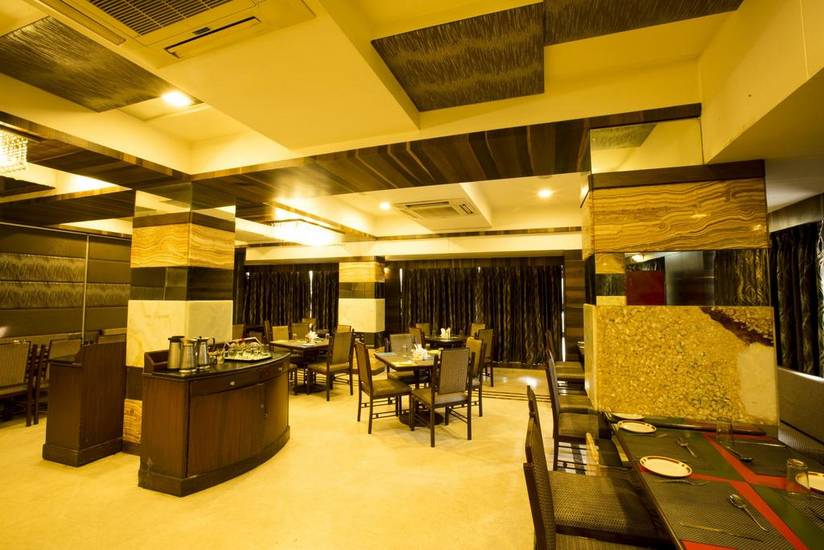 OYO Premium Gujarat College Ellisbridge II Индия, Ахмадабад