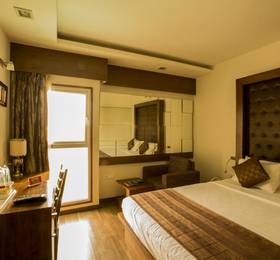 OYO Premium Gujarat College Ellisbridge II в Ахмадабаде