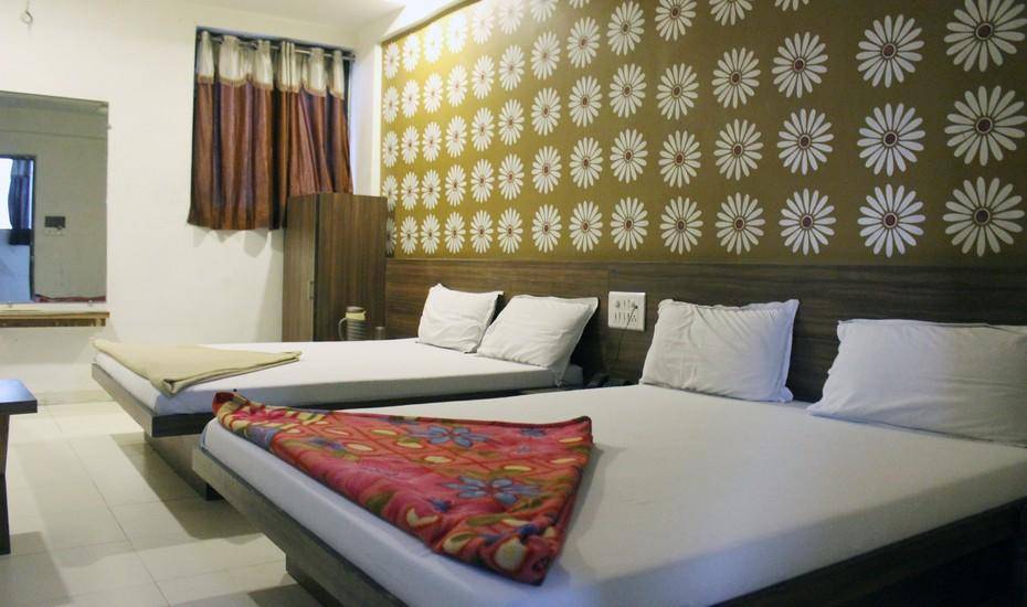 Hotel Amber and Guest house 1* Индия, Ахмадабад