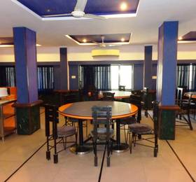 Hotel Orange Inn в Ахмадабаде