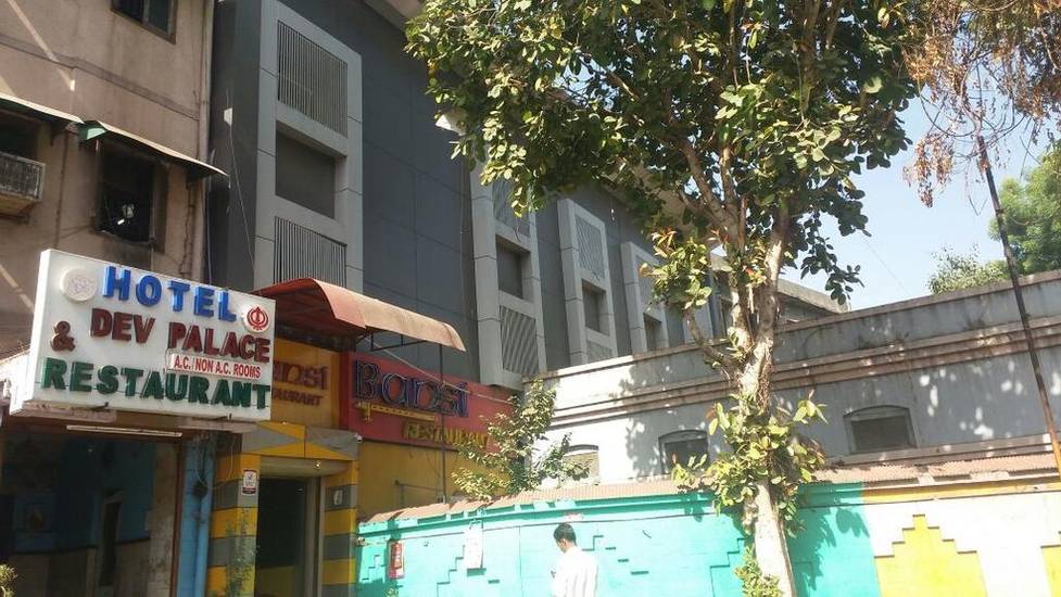 Hotel Dev Palace 1* Индия, Ахмадабад
