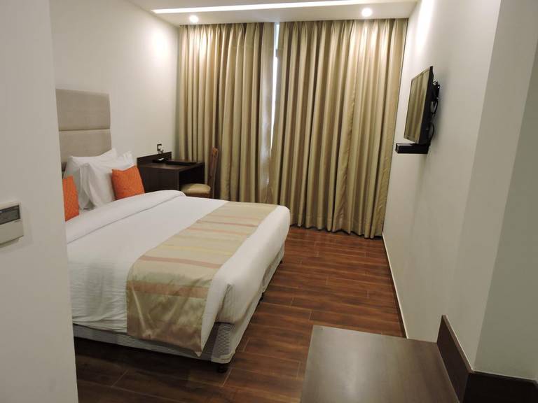 Hotel Ascent Biz