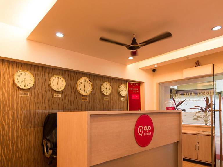 OYO Premium Navi Mumbai Belapur