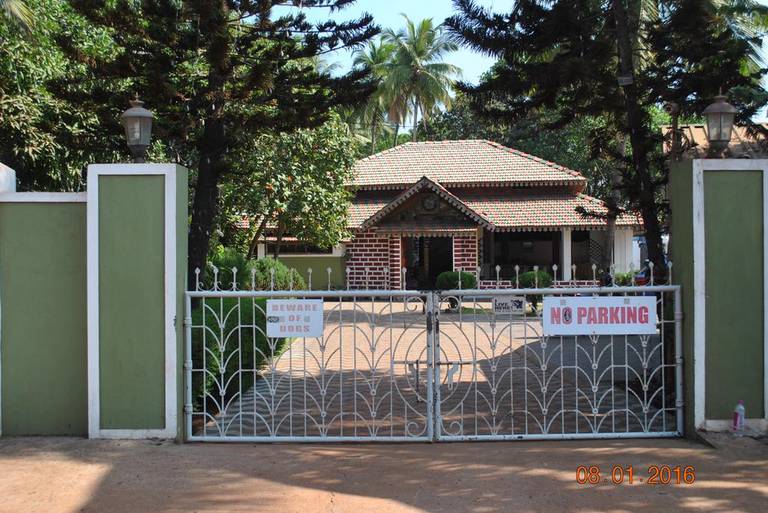 Hill Top Goa Lodge