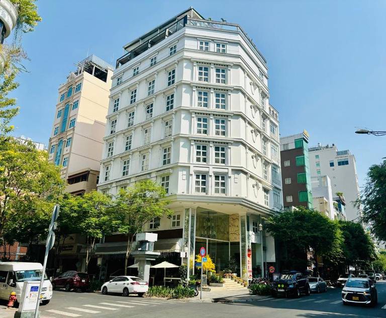 Me Saigon Boutique Hotel