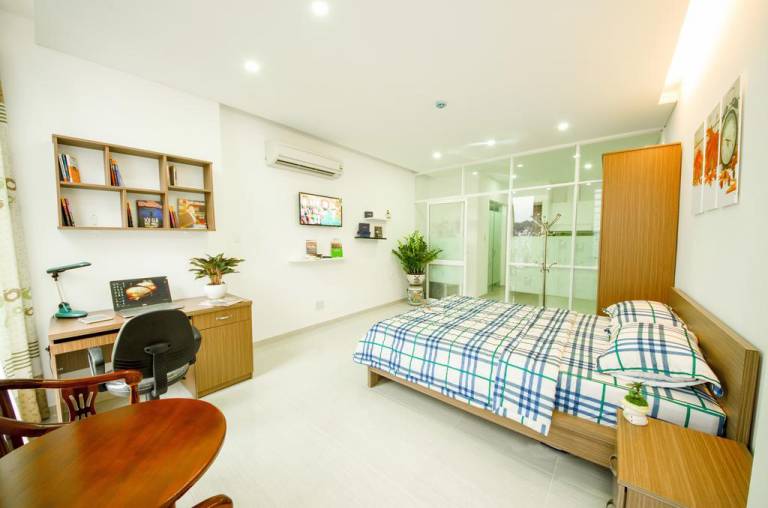 Apartment 285