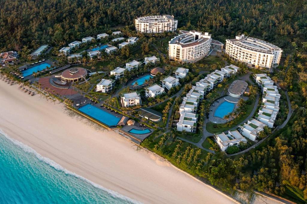 Melia Danang Beach Resort 5*
