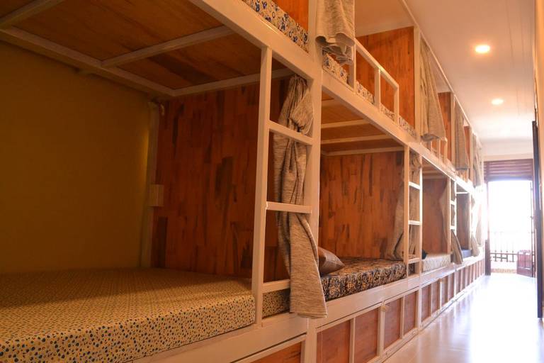 LeNa Hostel