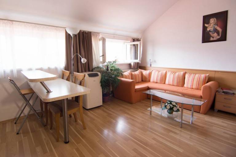 Apartment Abricos