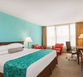 Howard Johnson Hotel & Suites в Вильямсбурге