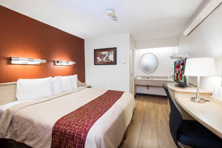 Red Roof Inn