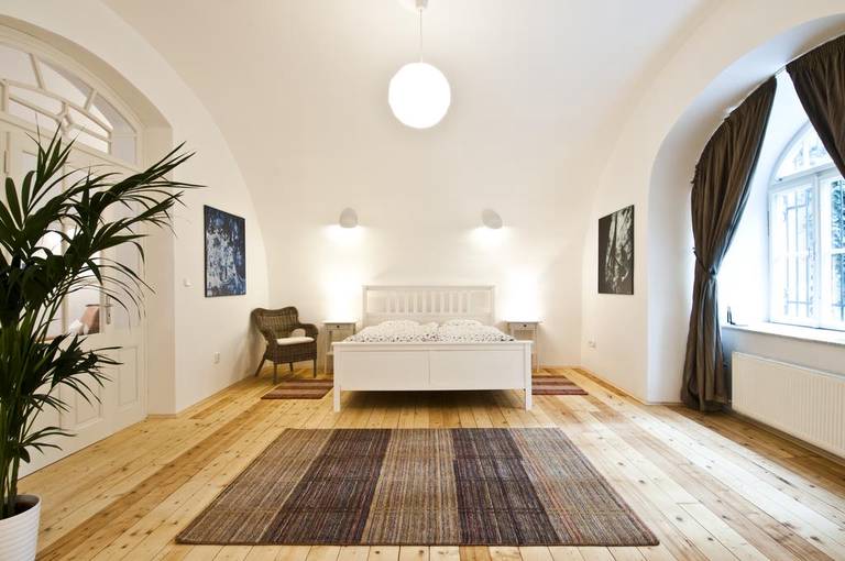 Husova Apartments