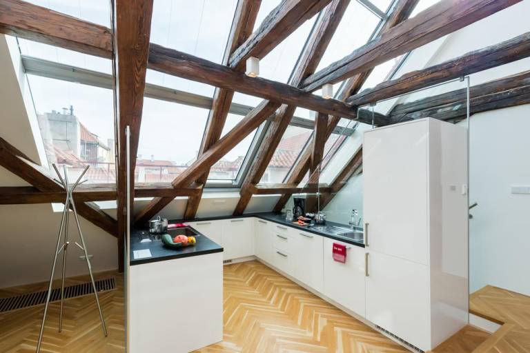 Three-Bedroom Apartment Karmelitska