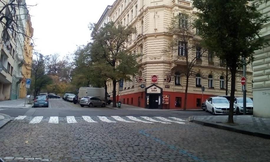 Bright Maniati Чехия, Прага
