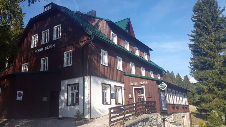Hotel Devin