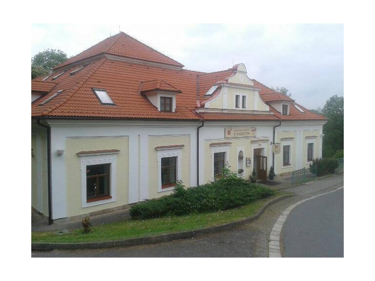 Zamecky hotel U Rajskych